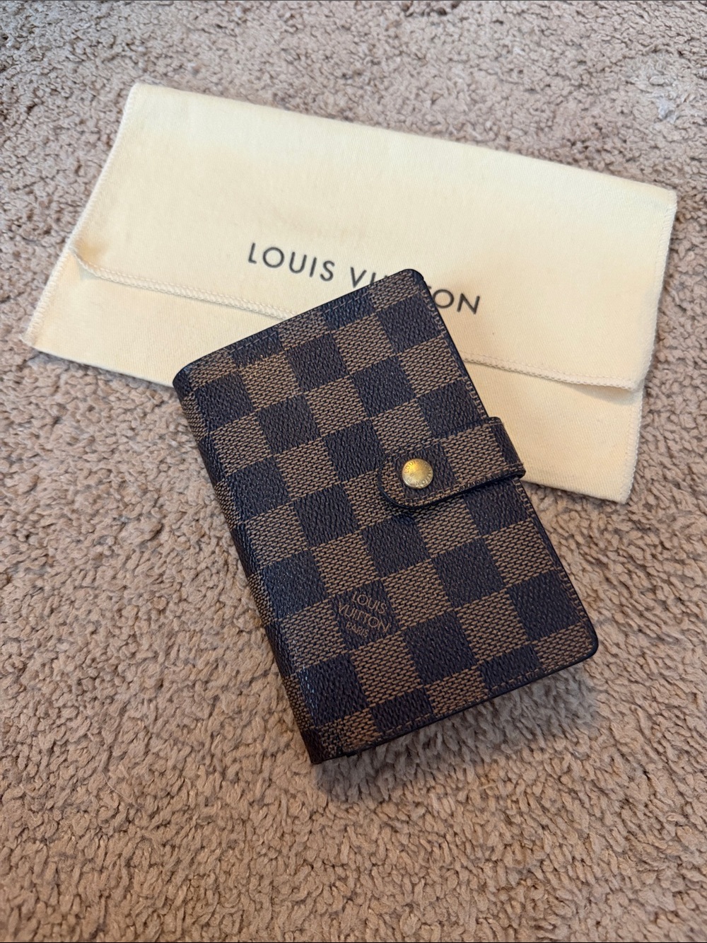 LOUIS VUITTON